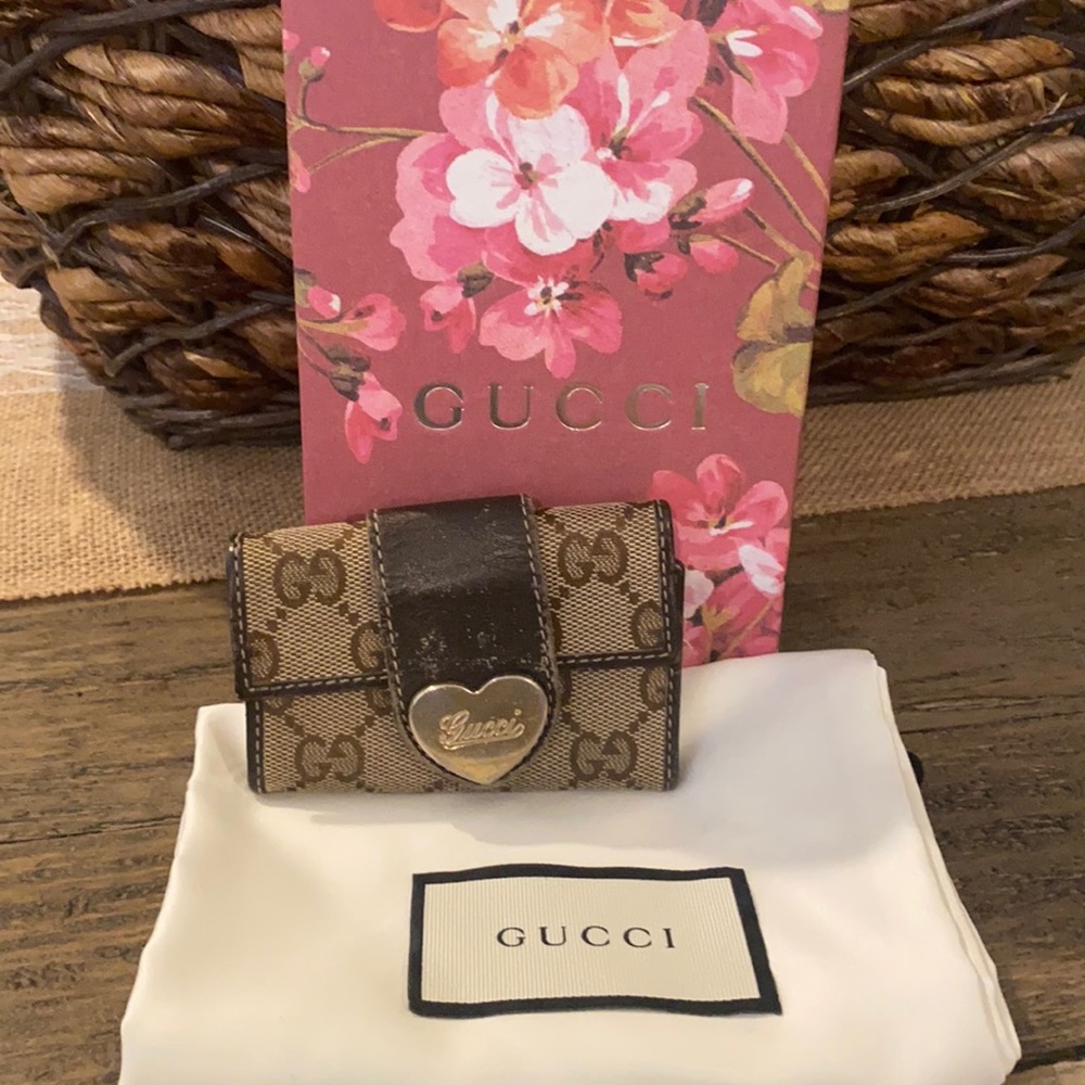 Authentic Gucci Key and card holder